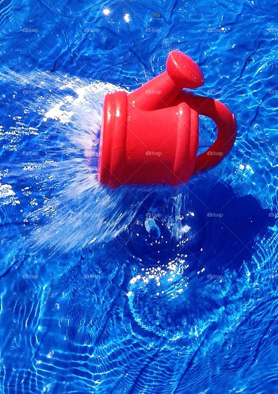 blue red water toy by hannahdagogo
