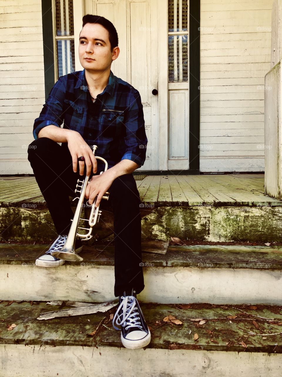 Took my brother’s senior pictures and we were able to capture these on the front porch of our grandparents’ old house on river road in Vacherie, Louisiana where the recent Netflix movie Mudbound was filmed😍