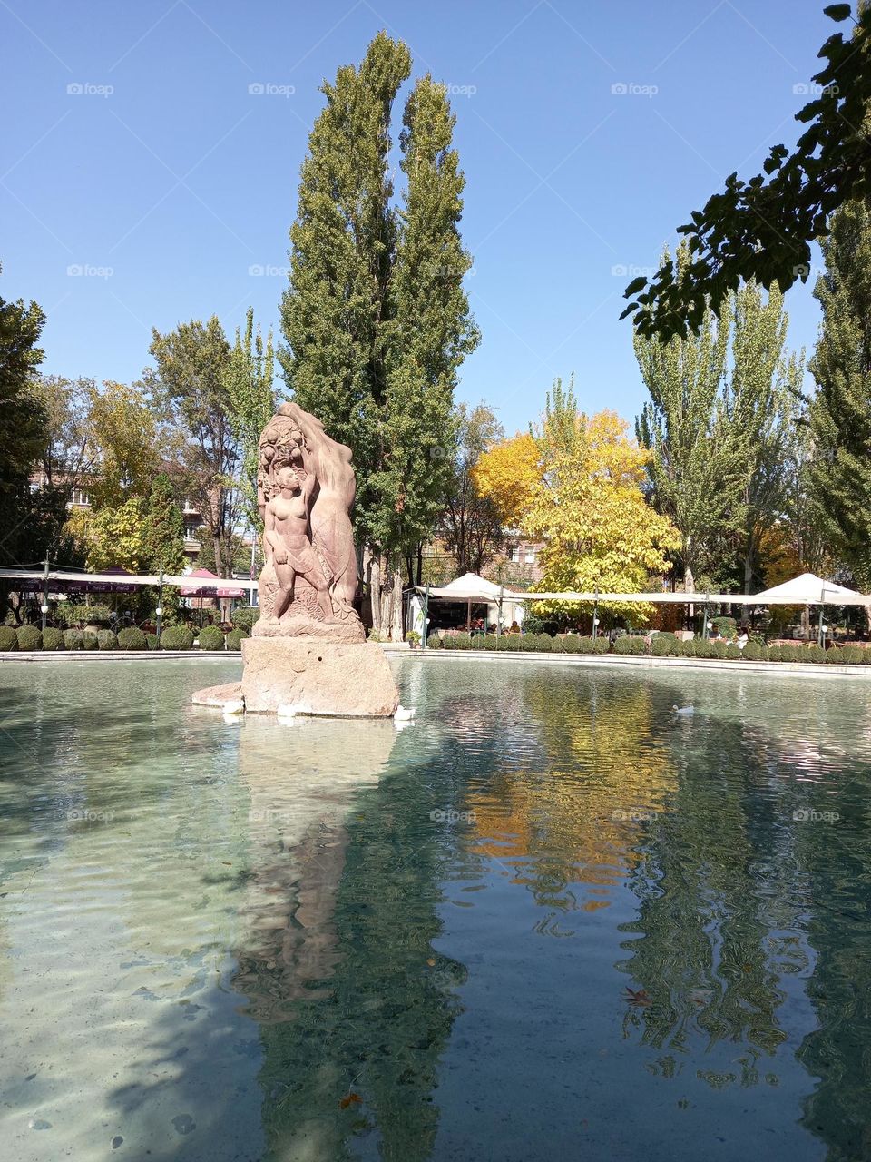 Armenia, Yerevan, lake in the ring park