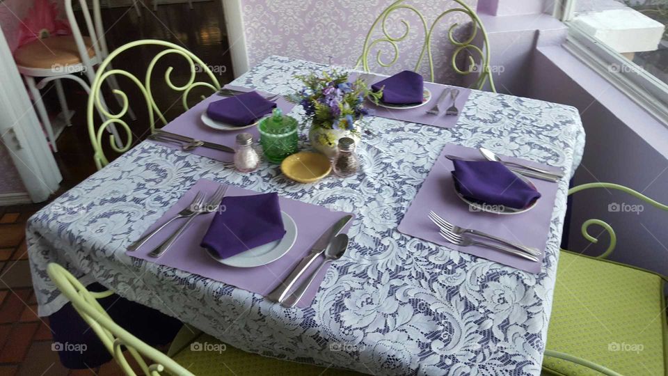 Purple and violet table setting