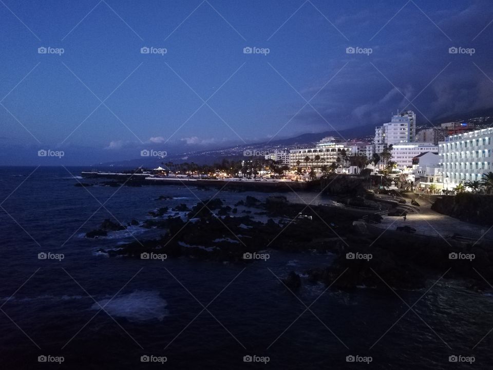 Puerto de la Cruz by night