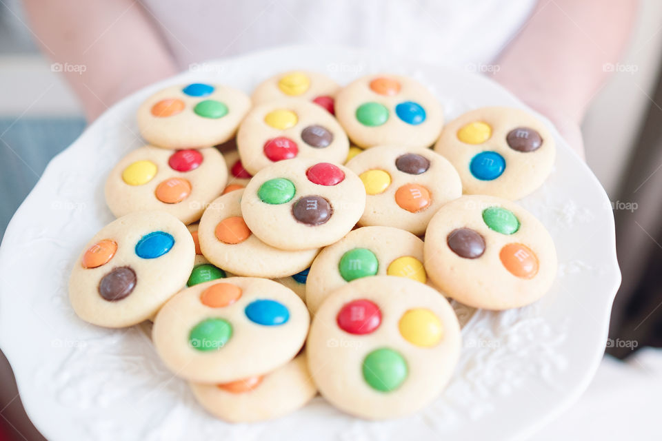 Cookies with multicolored chocolate candies