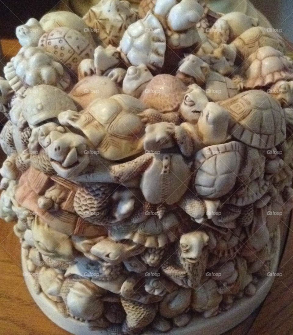 Turtle lovers statue