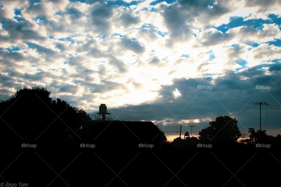 atardecer, día nublado