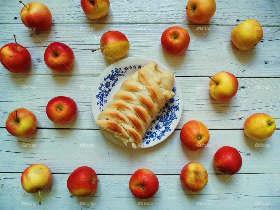 apple pie and apples