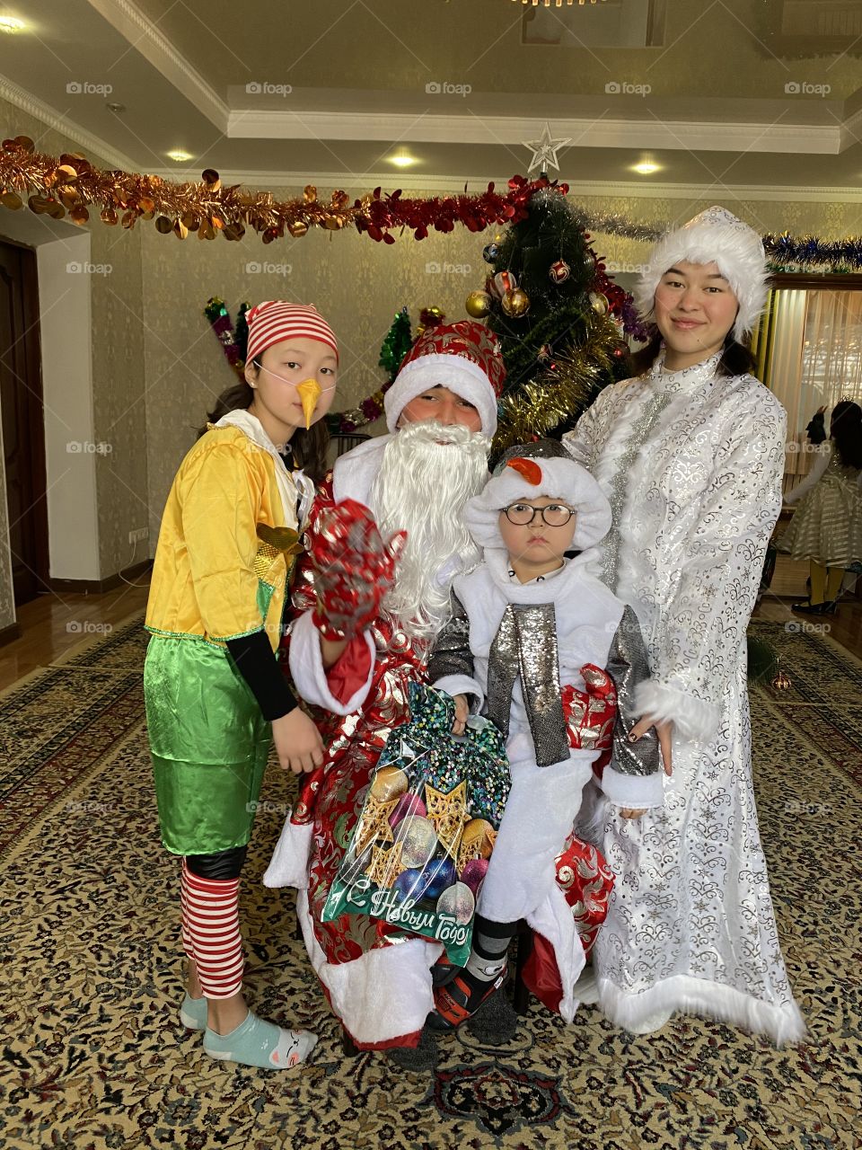 Рождество. Ёлка. Дети.