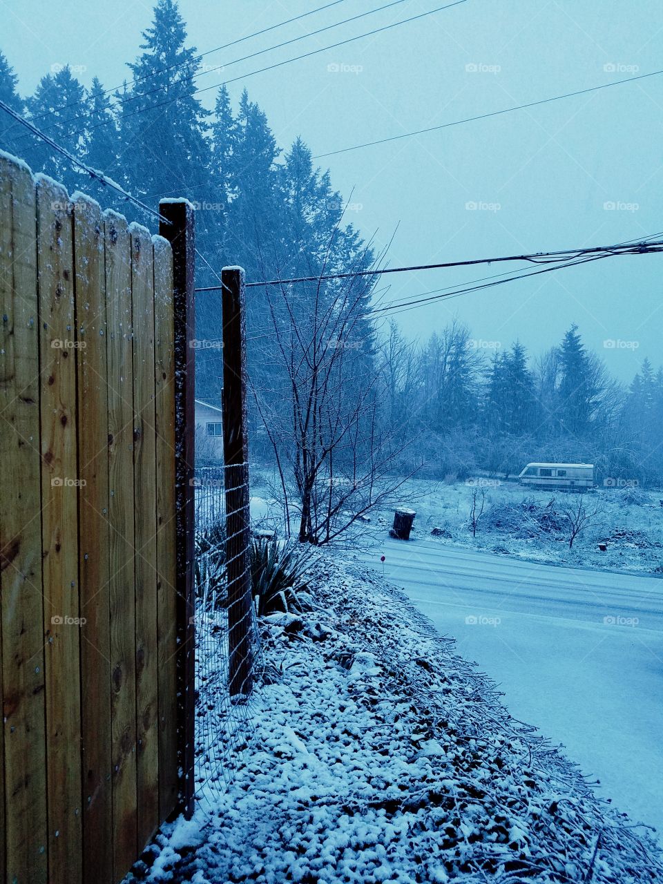 Snowing gate