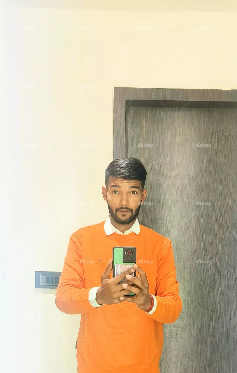 mirror selfie