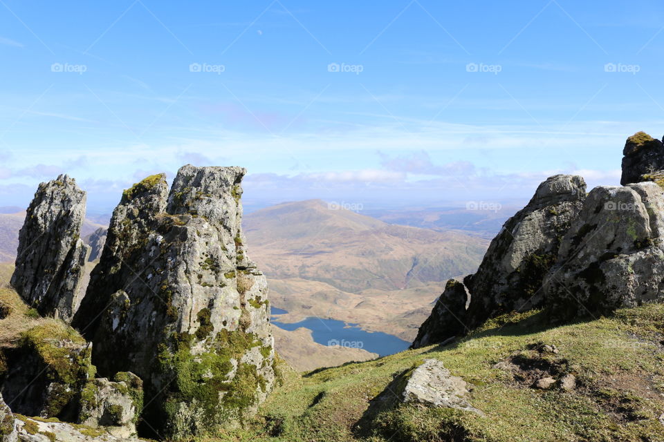 The photo shows a perfectly clear view from the top of snowdon, the biggest mountain in Wales. 

