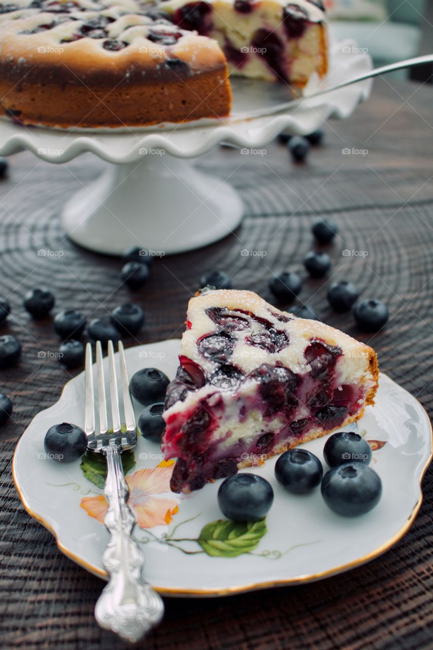 Lemon-blueberry cake