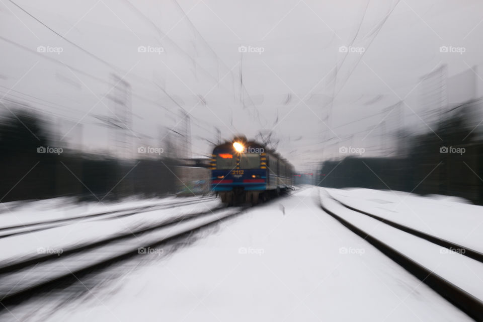 train moving towards