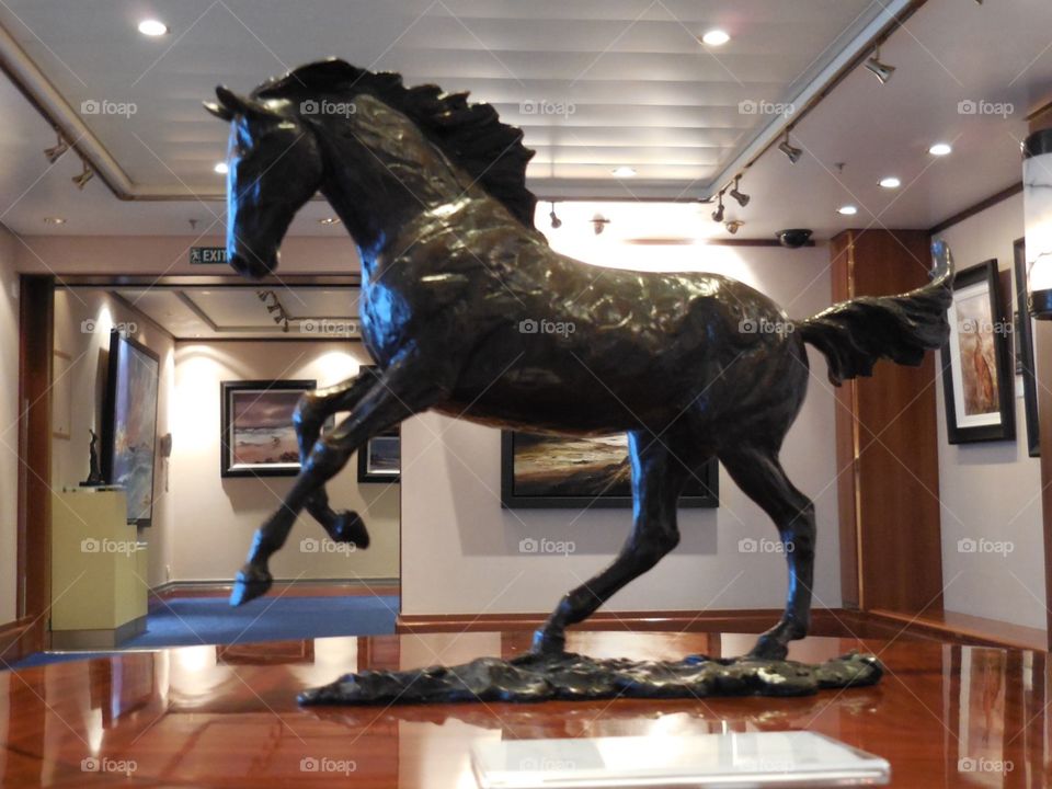 Horse Statue QM2