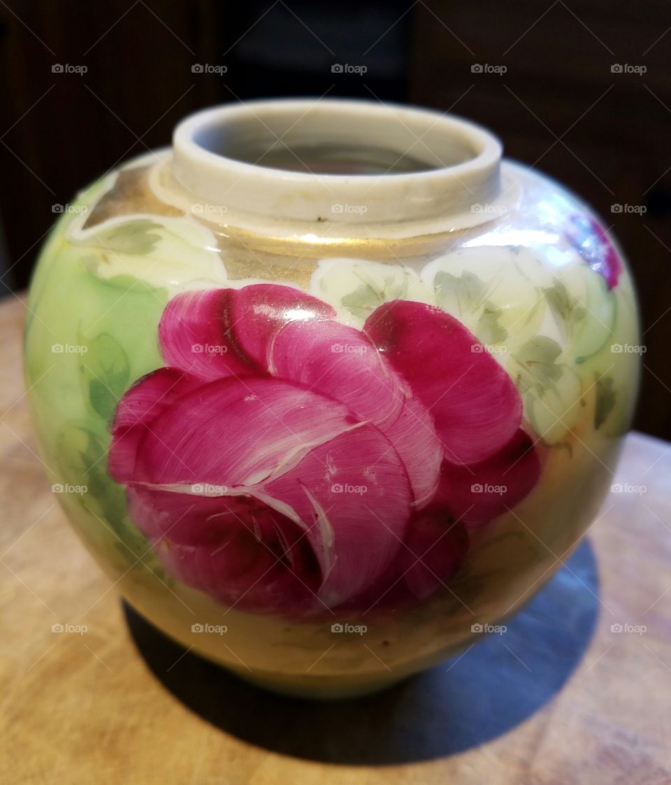 Pink color story - rose on vase