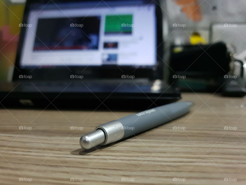 pen on the desk