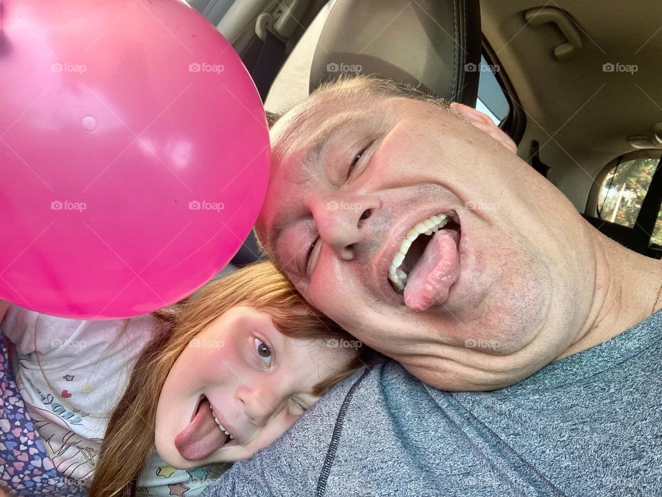 🇺🇸 Easiest picture ever: "Make a silly face, Dad, and take a picture sticking out your tongue."  Zero Difficulty! /🇧🇷 A foto mais fácil de todas: “faz uma cara de bobo, pai, e tira uma foto mostrando a língua”. Dificuldade Zero!