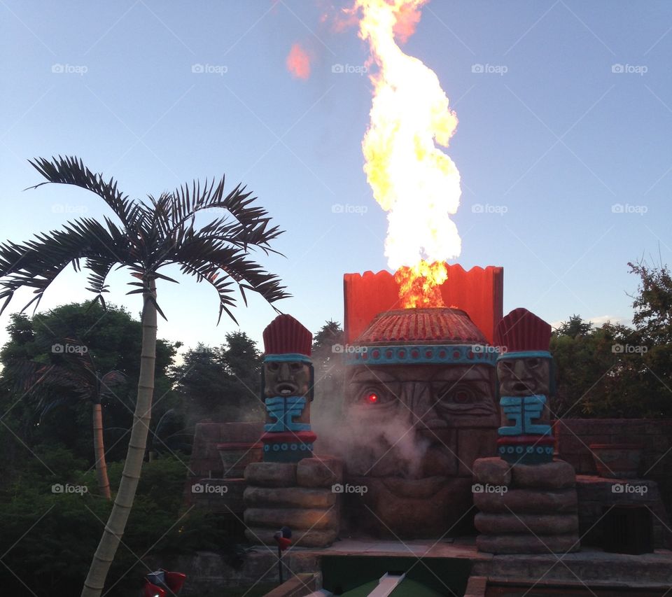 Adventure golfing . Mini-golf 
