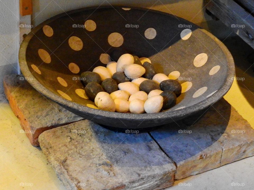 Pottery with dots