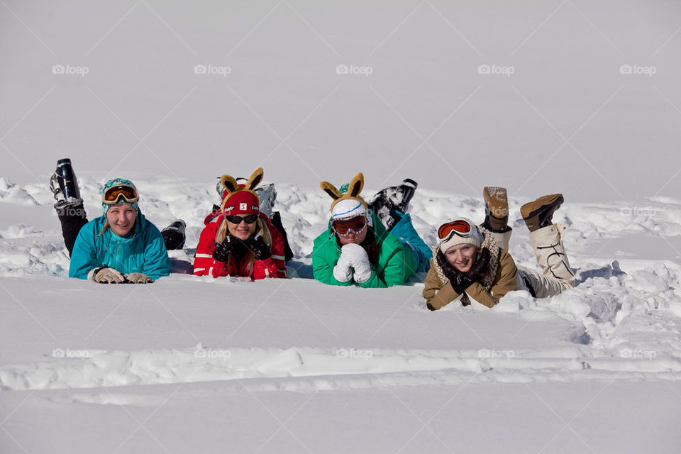 happy people italia ski by yaro