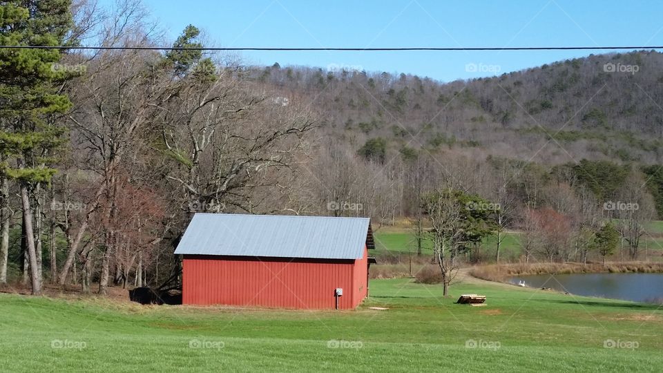 Red Barn . Found this Red Barn driving through Mtns of North Ga