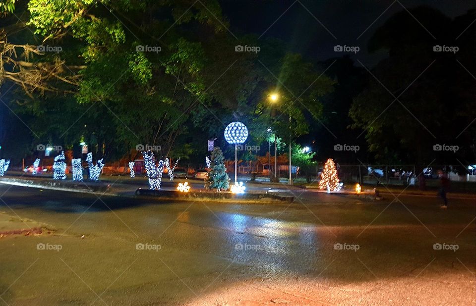 beautiful design of striking and colored Christmas lights for tourists and neighbors to take photos in our city