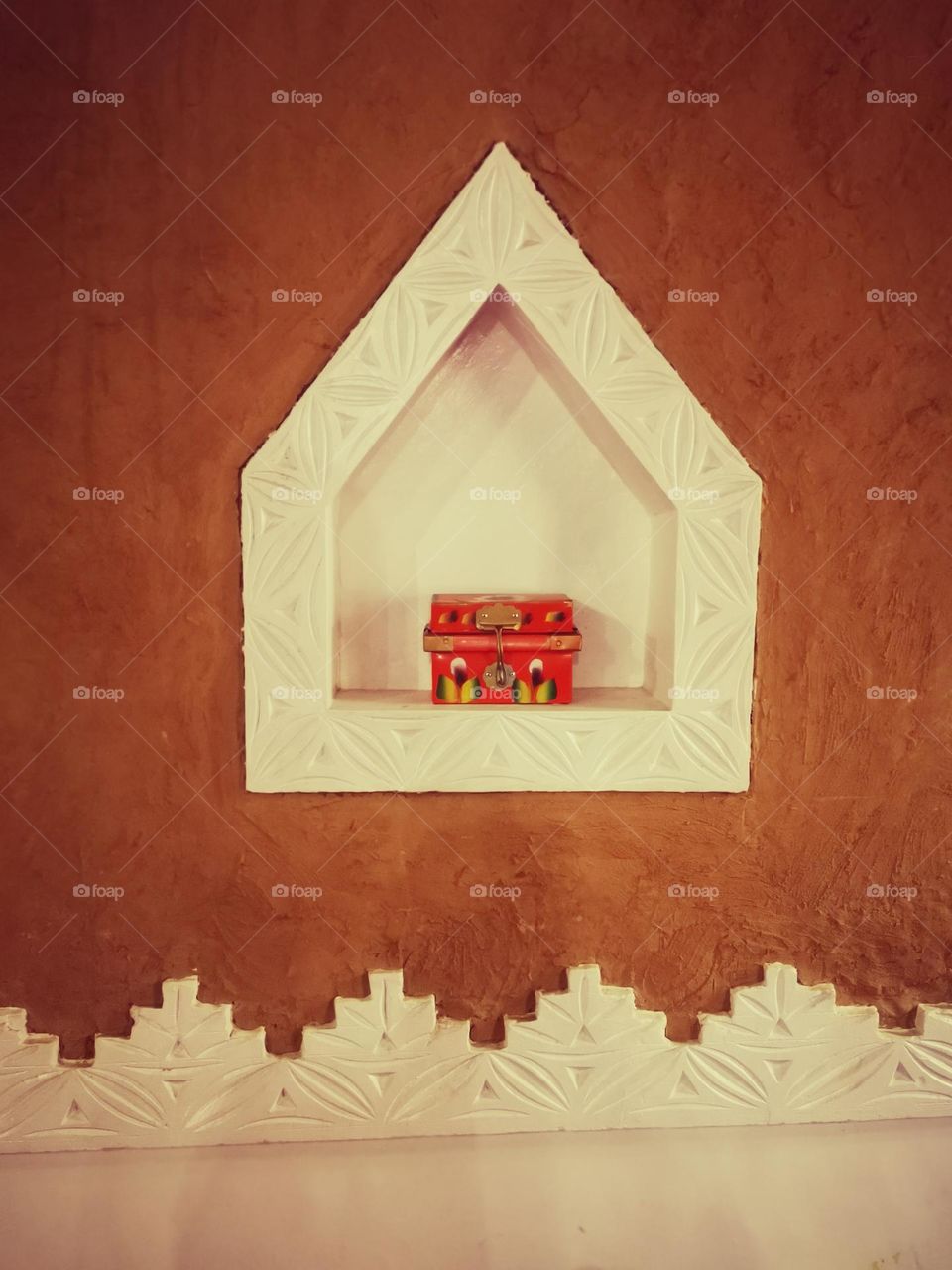 Gold iron box and jewelry used in the past