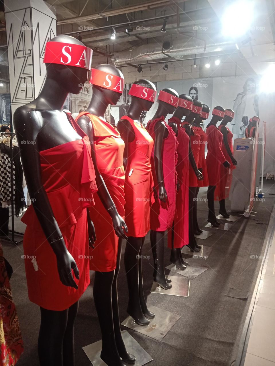 mannequin in red