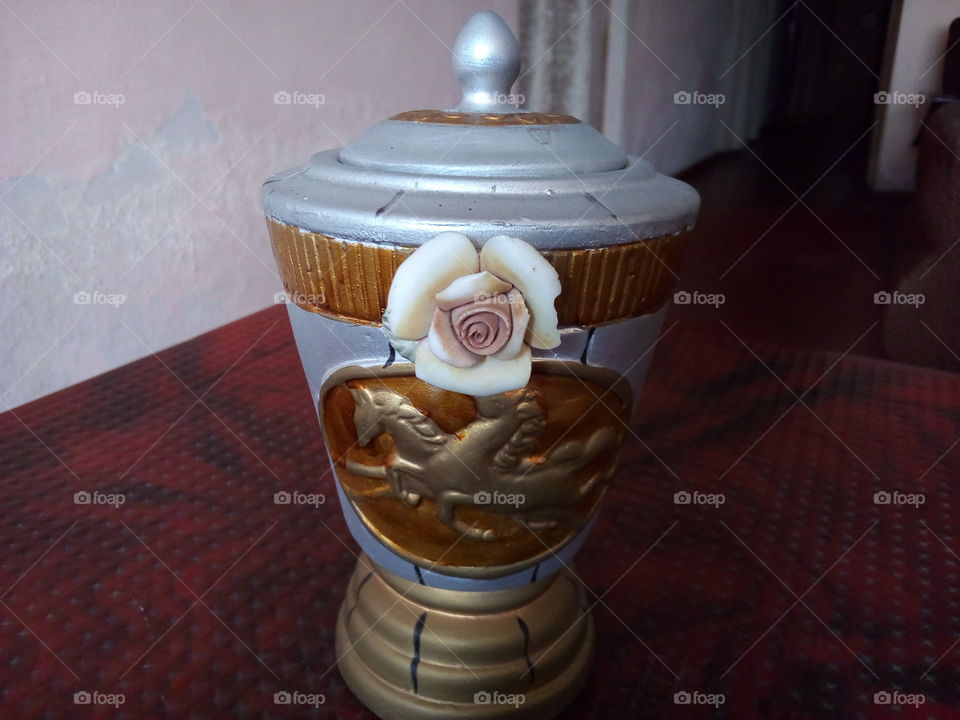 Decorative container