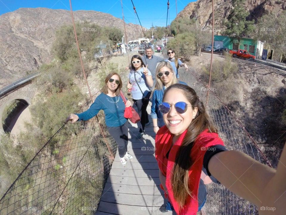 familia en el puente y la selfie típica