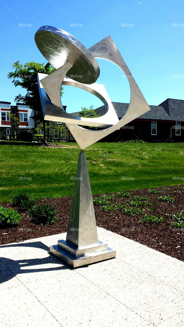 Art. Sculpture on the Lawn