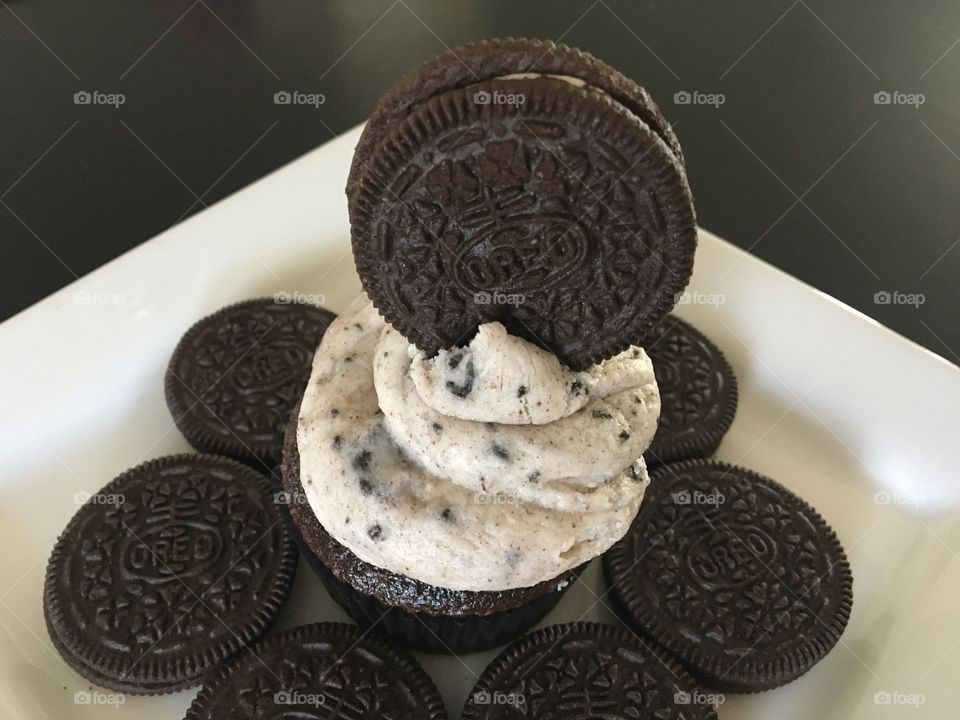 Oreo Cupcakes with Oreo Buttercream Icing