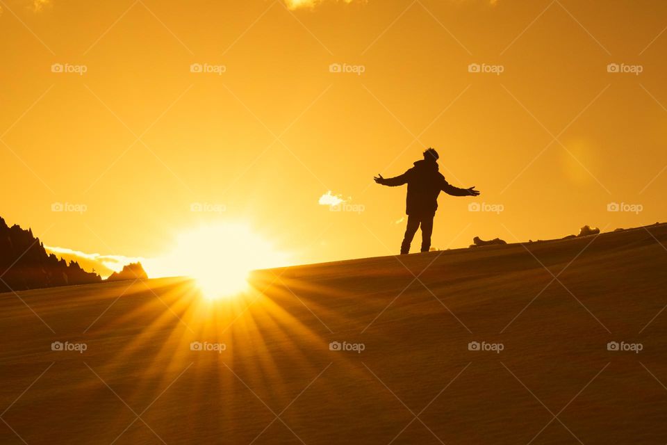 enjoying the freedom with hand spread,new year resolutions