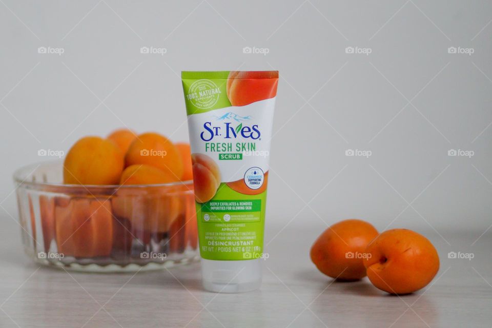 St.Ives body solution: fresh skin scrub