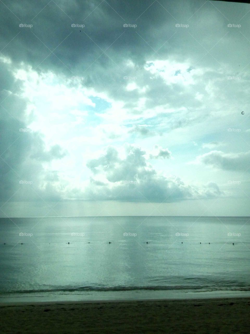 this picture is one of a kind and thoughtful you can see how beautiful the sky is an the Sea