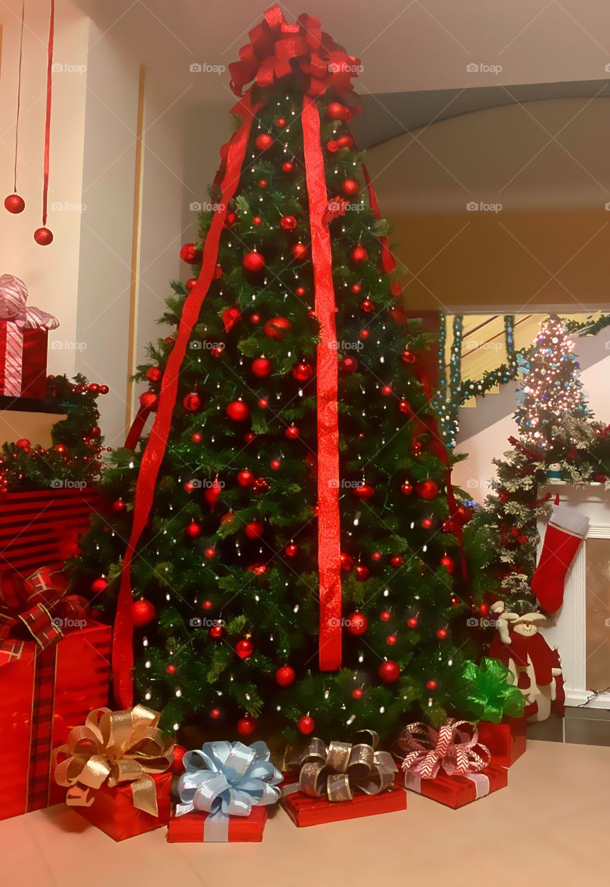 Festive Christmas tree decked out in lots of red.