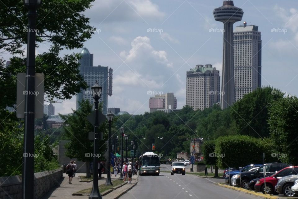 A view down Niagara Parkway towards visitor attractions.