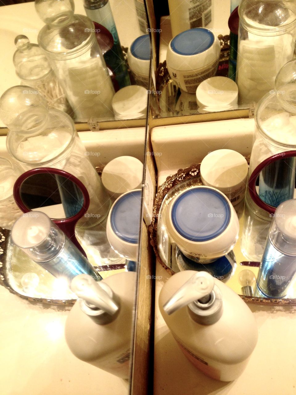 Reflections

Published by:
HappyBrownMonkey 