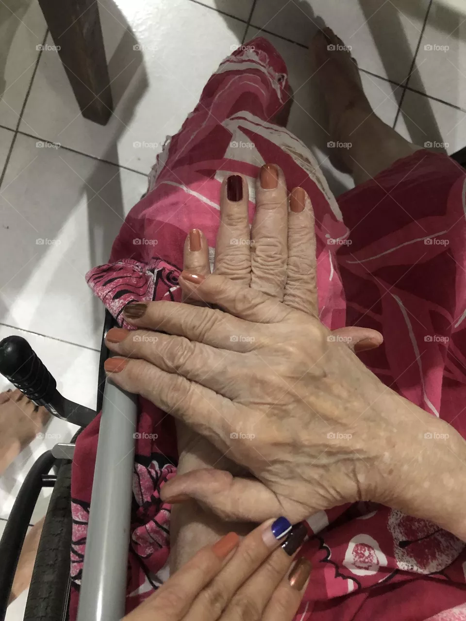 Granny manicure