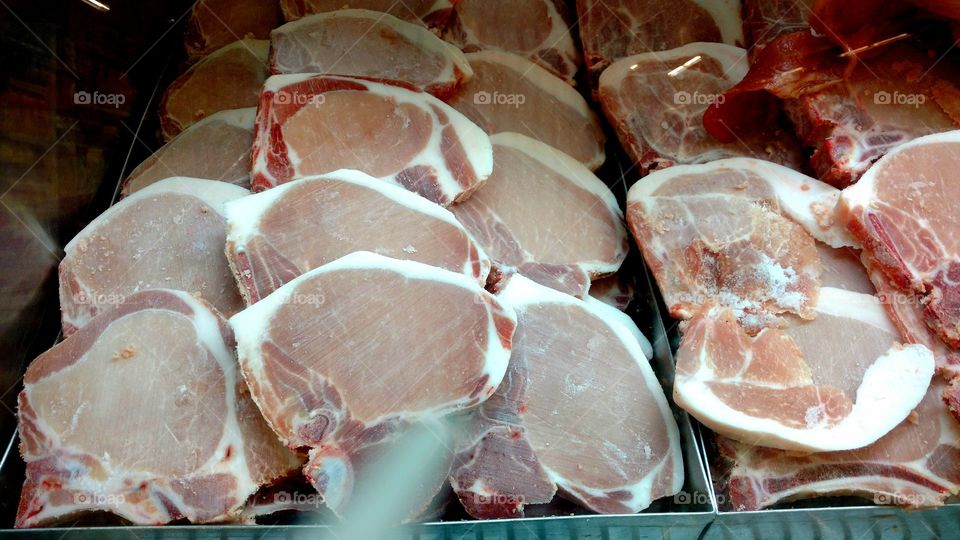 Bistecas. Deliciosas carnes suínas.