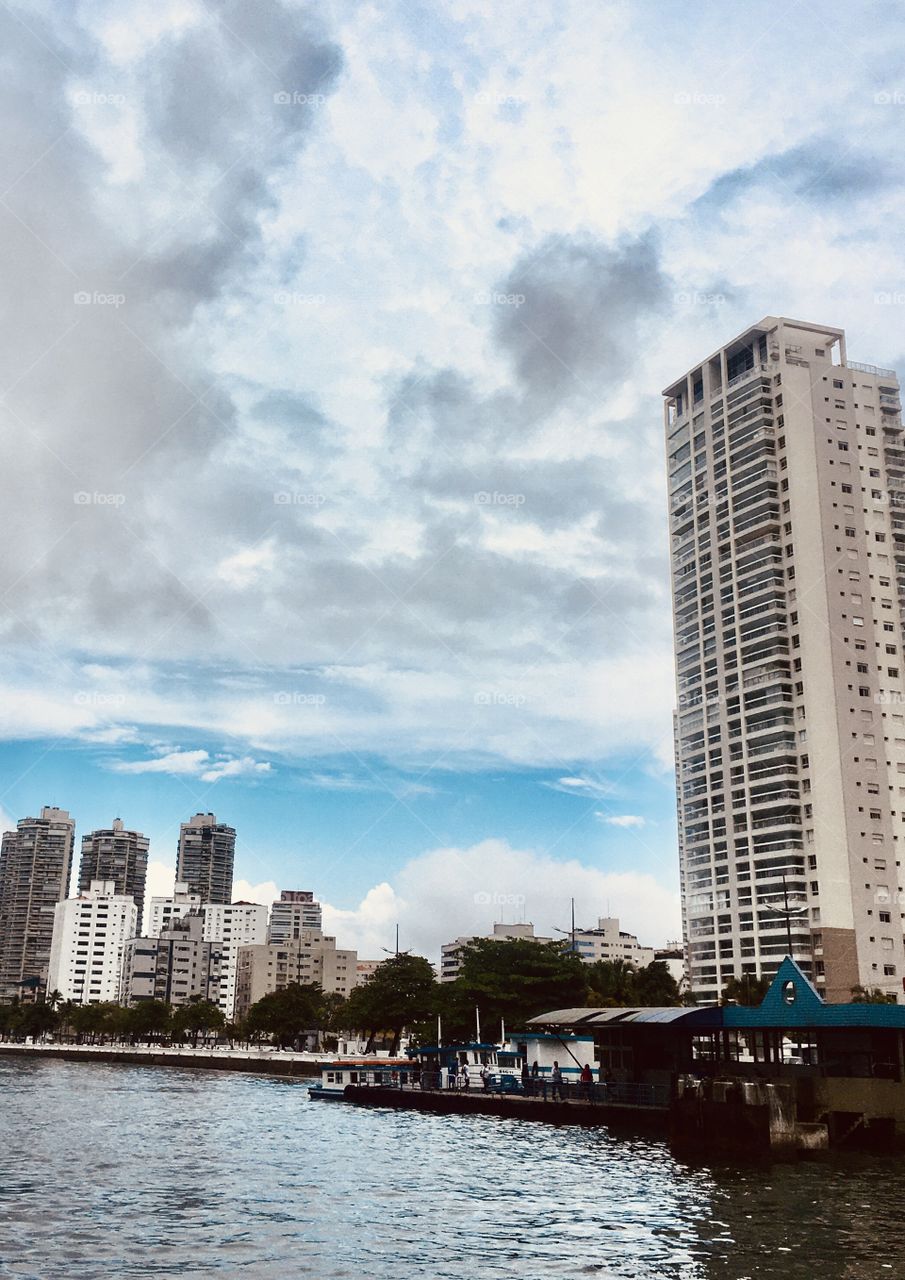 The Paulista Coast is incredibly beautiful.  Here, the bay of Santos and its new buildings! / O Litoral Paulista é incrivelmente bonito. Aqui, a baía de Santos e seus novos prédios!