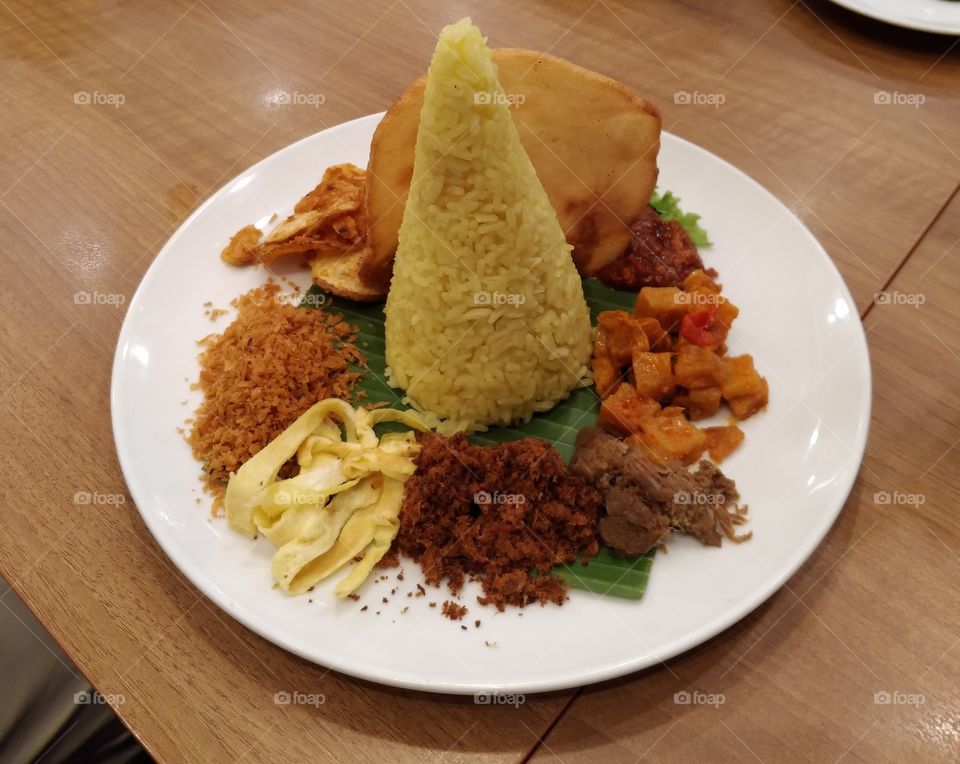 Javanese mini cone-shaped rice