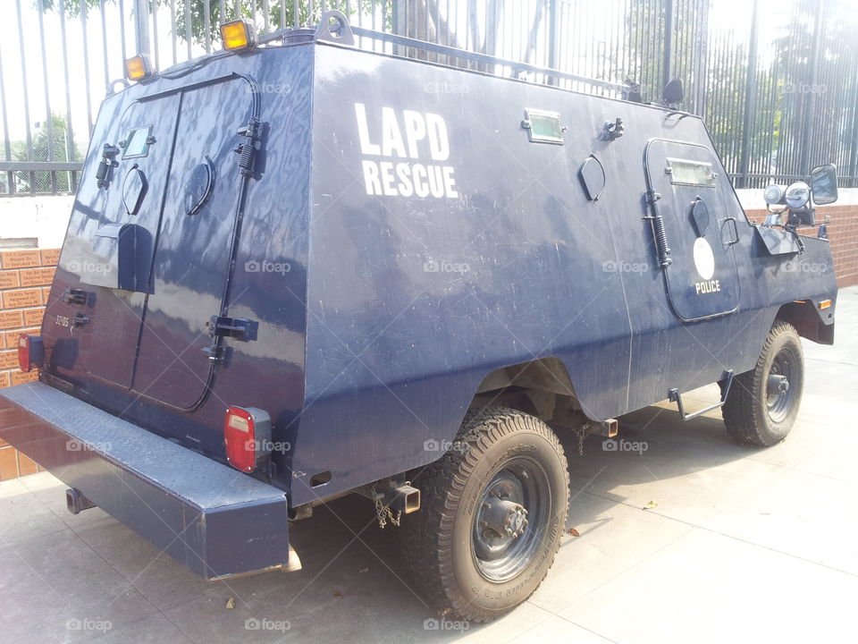 lapd armored truck. lapd armored transportation