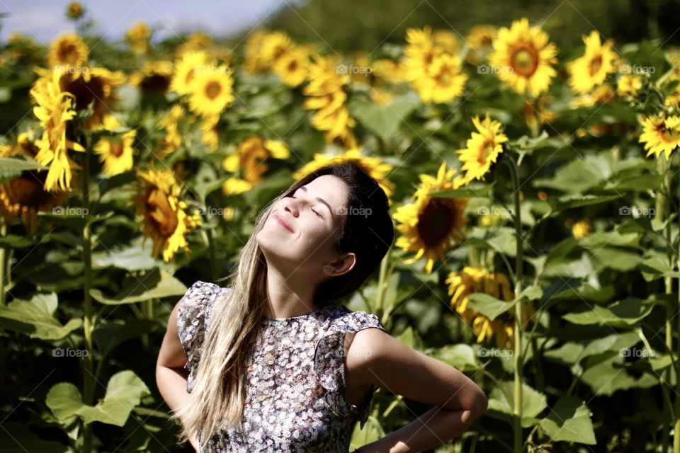 girl with sunflowers