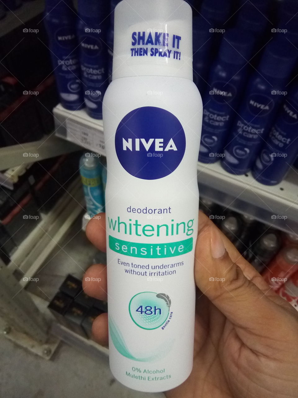 NIVEA- THE BEST DEODORANT WHITENING SENSITIVE.