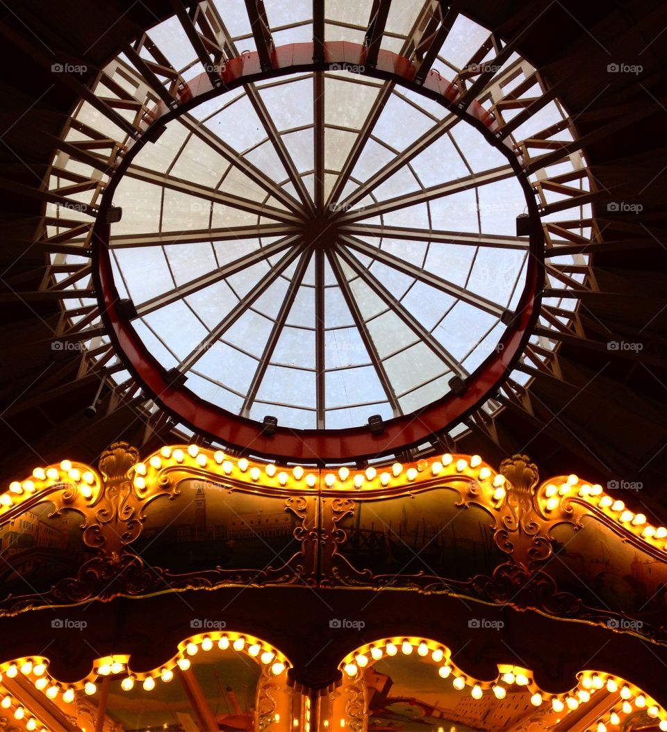 Light & Carrousel 