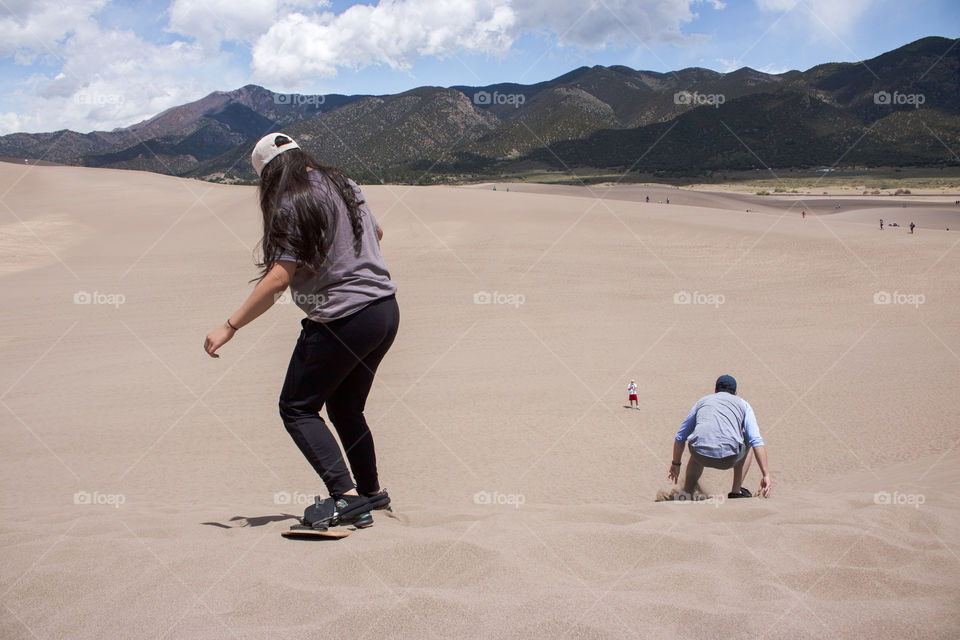 Doing activities outdoors and hanging out with friends make me happy 