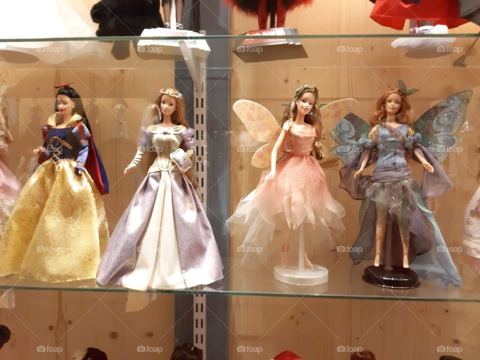 The magic world of dolls