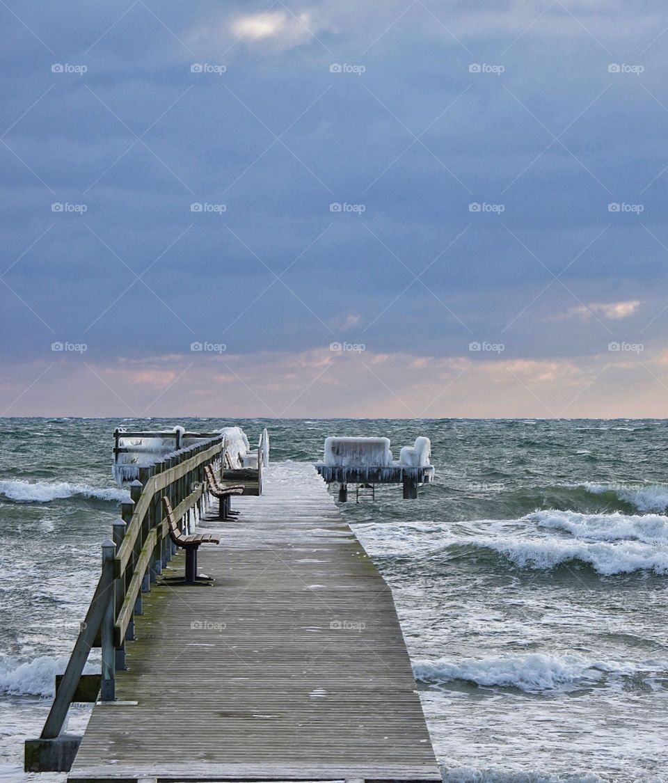 Frozen jetty