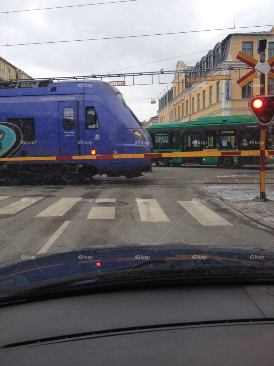 bus train stoplight pågatåg by liselott