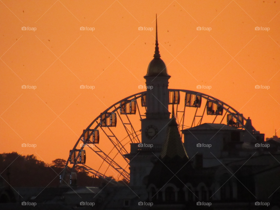 Ferris wheel at sunset