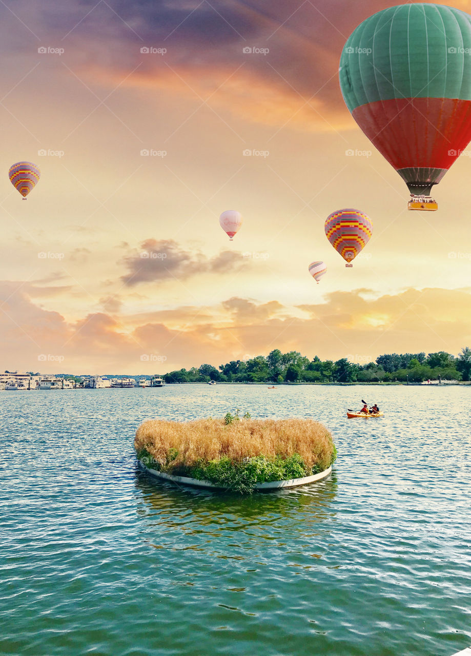 Air balloon over water 
